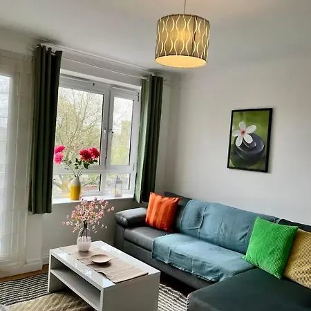 2 Bedroom Flat Bermondsey Tower Bridge * London