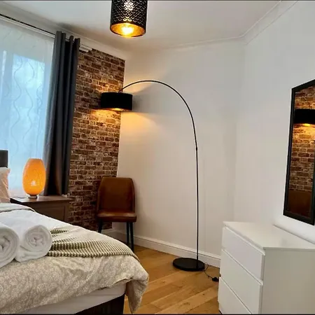 2 Bedroom Flat Bermondsey Tower Bridge