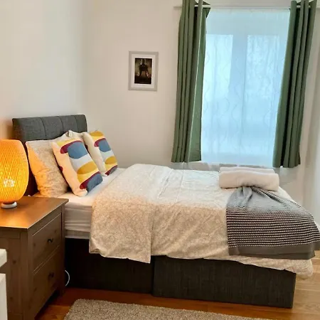 2 Bedroom Flat Bermondsey Tower Bridge London