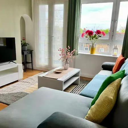 2 Bedroom Flat Bermondsey Tower Bridge London