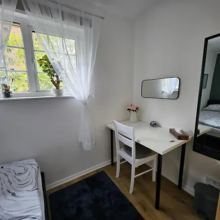 Modern Spacious 10 Minutes From Eye * Londres
