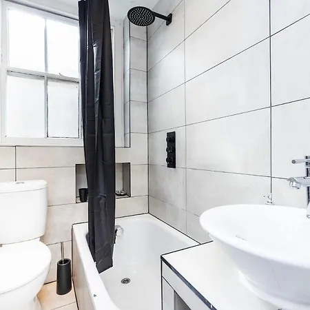Classy 2 Bedroom Near Old Street Station Apartment London