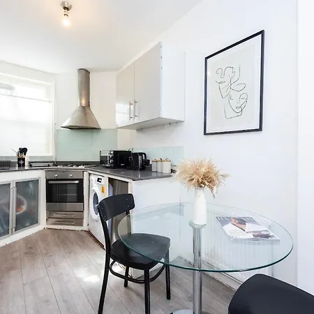 Classy 2 Bedroom Near Old Street Station London