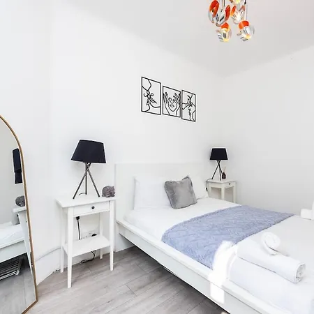 Classy 2 Bedroom Near Old Street Station London