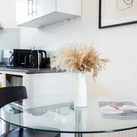 Classy 2 Bedroom Near Old Street Station Apartment London