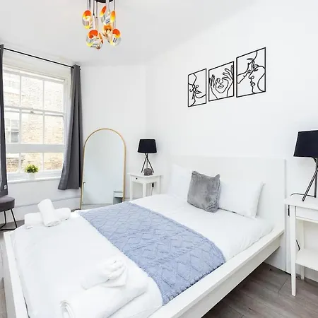 Classy 2 Bedroom Near Old Street Station Apartment