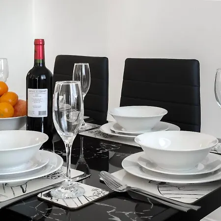 Spacious 4-bedroom Family Near Wembley London
