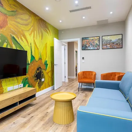 Palm Tree House * Farnborough (Kent)