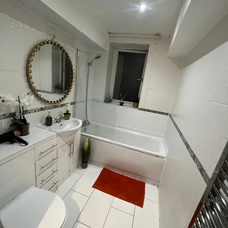 Privatunterkunft Cosy Luxurious In The Heart Of