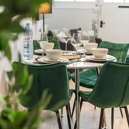 Stylish And Modern 2 Bedroom Flat, Finsbury Park, Sleeps Up To 6 Guests 3 Double Beds, Near Emirates Stadium Apartment