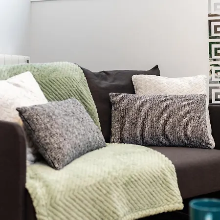 Apartment Stylish And Modern 2 Bedroom Flat, Finsbury Park, Sleeps Up To 6 Guests 3 Double Beds, Near Emirates Stadium *