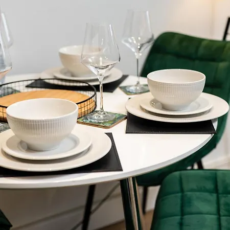 Apartment Stylish And Modern 2 Bedroom Flat, Finsbury Park, Sleeps Up To 6 Guests 3 Double Beds, Near Emirates Stadium
