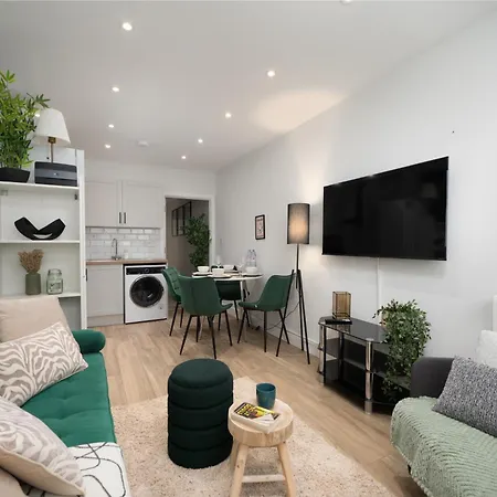 Apartment Stylish And Modern 2 Bedroom Flat, Finsbury Park, Sleeps Up To 6 Guests 3 Double Beds, Near Emirates Stadium *