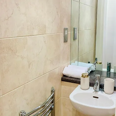 Apartment Modern Flat In Canary Wharf London
