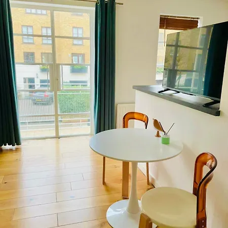 Apartment Modern Flat In Canary Wharf