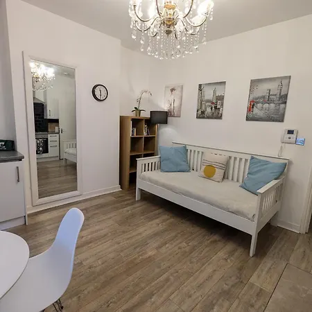 - Great Location Apartment London