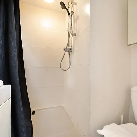 Tranquil Retreat In * Harrow