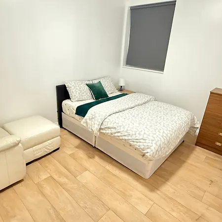 Chariss Homes Aparthotel Norwood