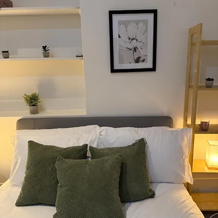 Urban Hideaway, Private Garden, 2 Mins To Station