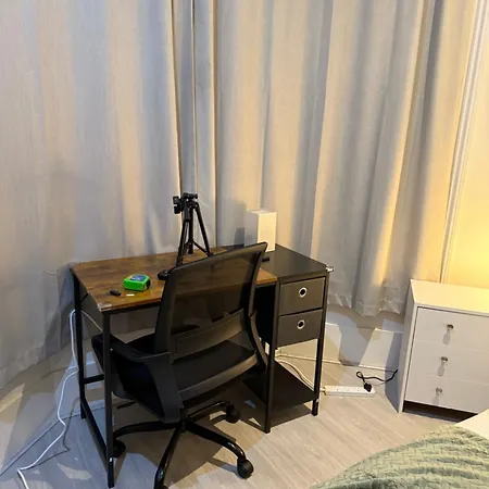 Apartment Urban Hideaway, Private Garden, 2 Mins To Station *