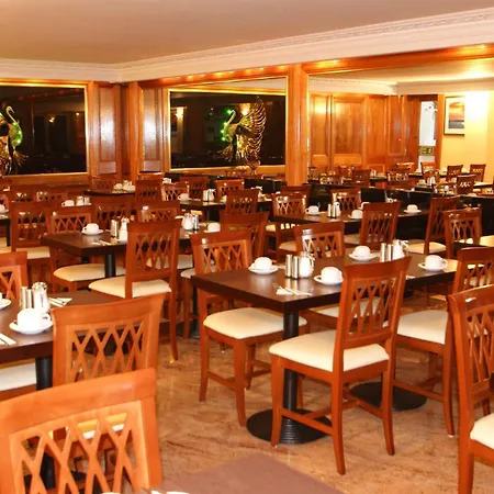 Abbey Court - Hyde Park