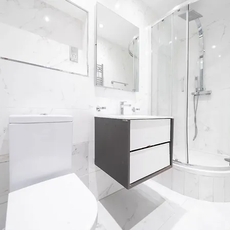Hyde Park Serviced Apartment London