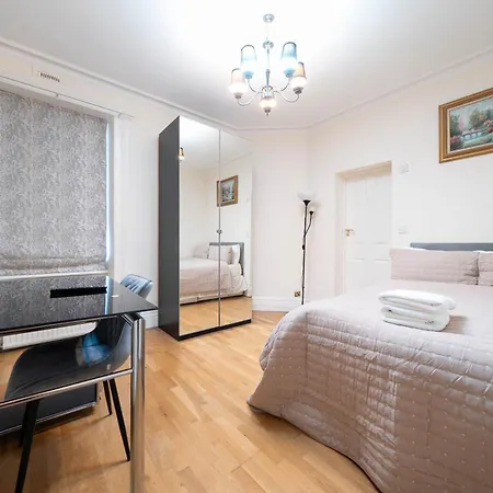 Apartment Hyde Park Serviced London