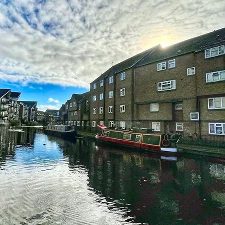 Apartament A Fantastic One Double Bedroom Flat Londyn