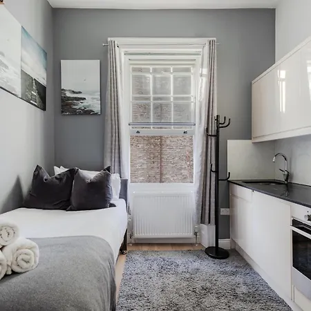 Gloucester Place Apartment