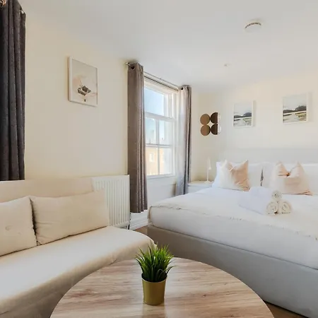 Gloucester Place Apartment