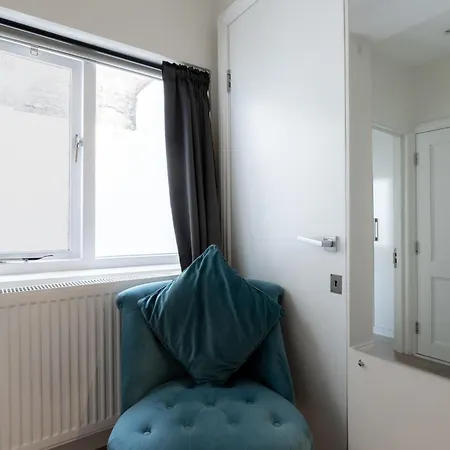 Gloucester Place Apartment