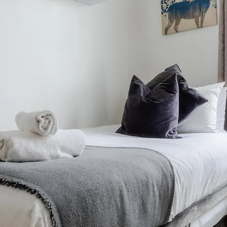 Gloucester Place Apartment