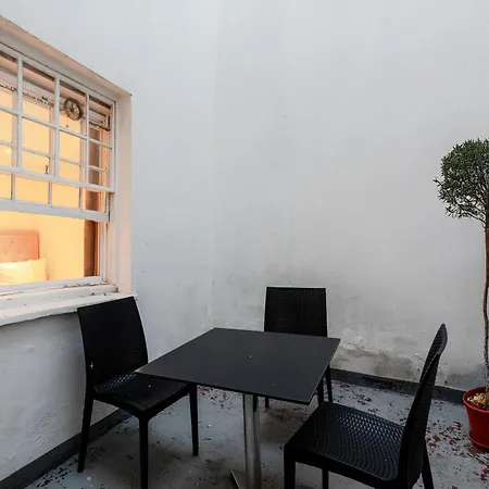 Gloucester Place Apartment