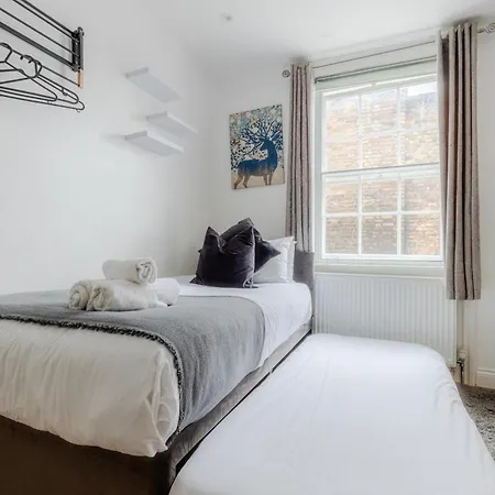 Gloucester Place Apartment *