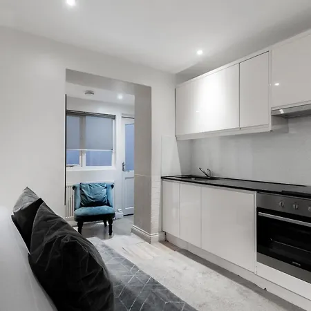 Gloucester Place Apartment