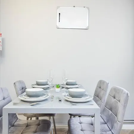 Luxury 4 Bed House Battersea