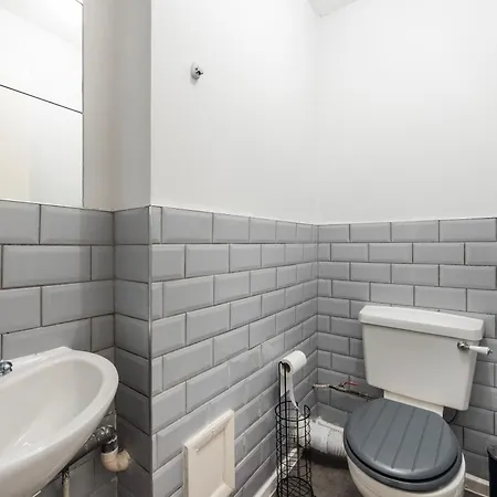 Luxury 4 Bed House Battersea *