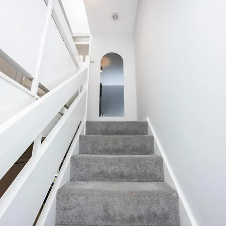 Luxury 4 Bed House Battersea London