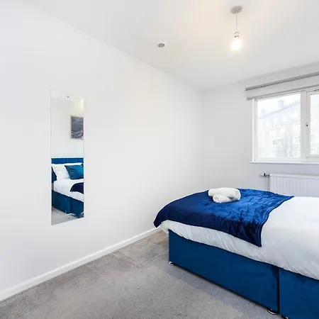 Luxury 4 Bed House Battersea Apartment *