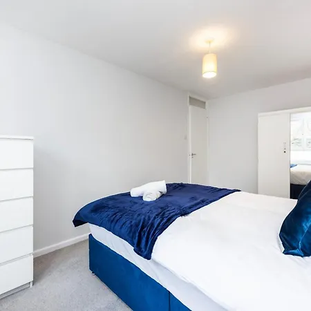 Luxury 4 Bed House Battersea Apartment