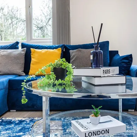 Luxury 4 Bed House Battersea Apartment *