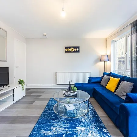 Luxury 4 Bed House Battersea Apartment
