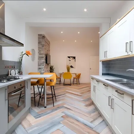 Cozy And Stylish Two Bed Apartmeant Beckenham