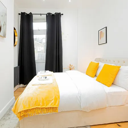 2br Flat W Garden In Wandsworth, 7min Tube Apartment London