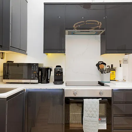 Apartment 2br Flat W Garden In Wandsworth, 7min Tube London