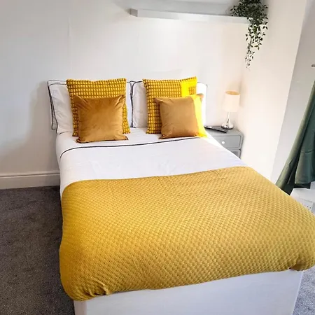 Apartment Glenmore London