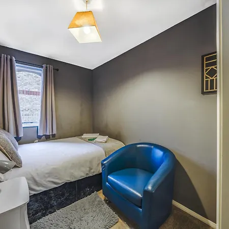Cosy 2 Bdr Flat With Free Parking Near Tower Bridge