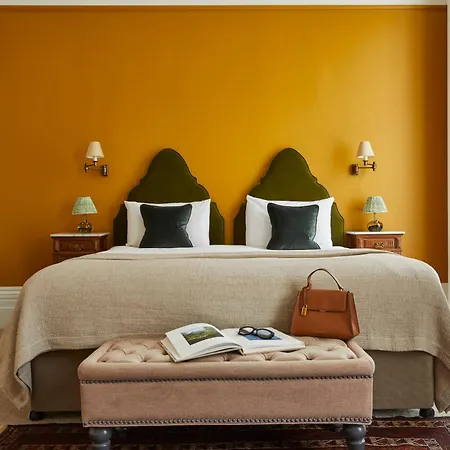 Georgian House Hotell 4*