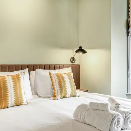 Clapham Guest house 4*