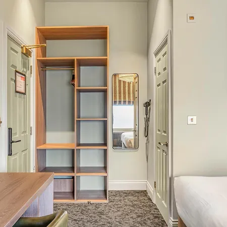 Clapham 4* London